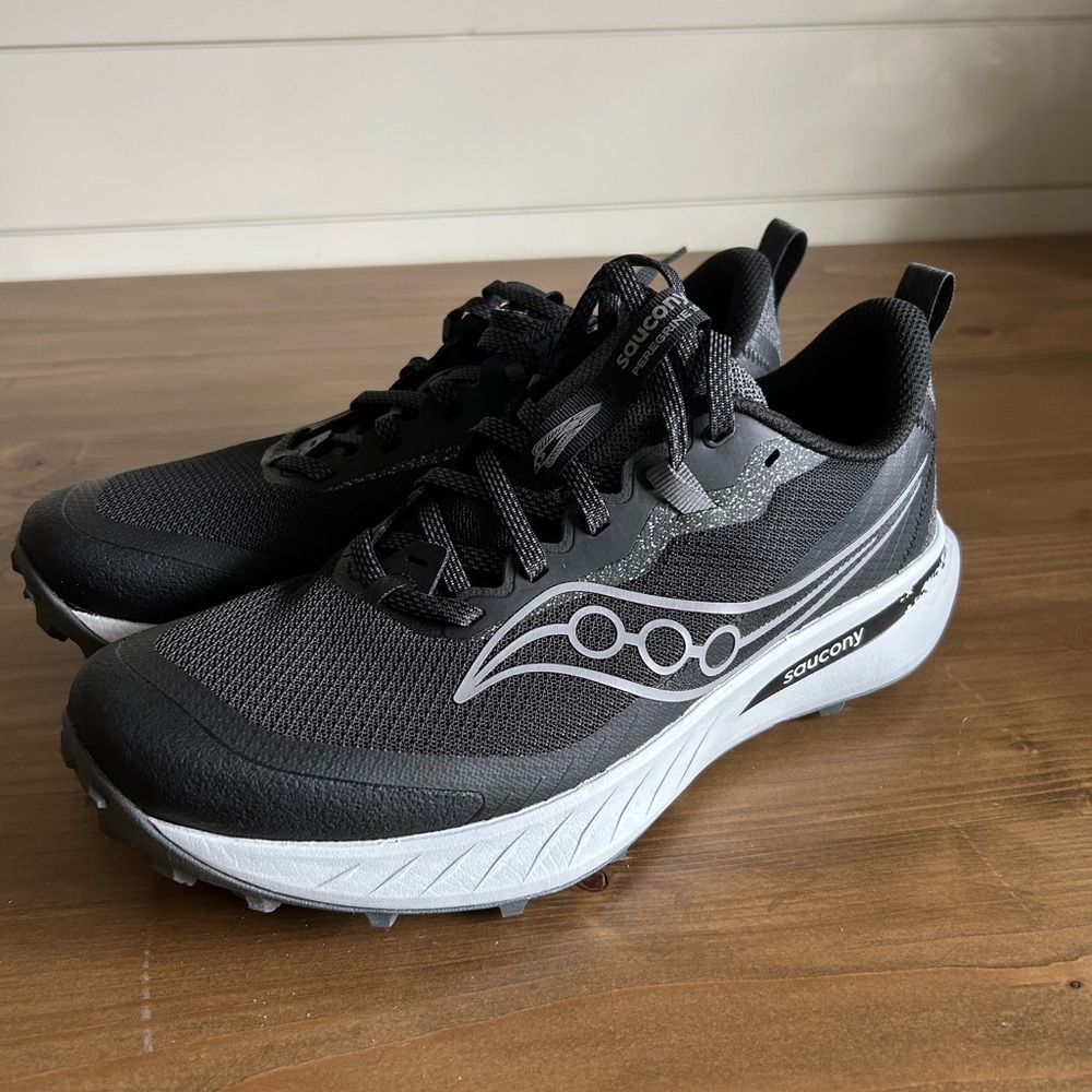 Saucony Men's Black and White Trail Running Shoes